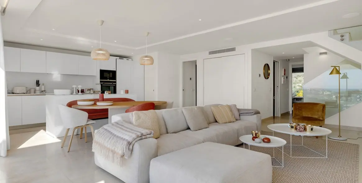 Sale of penthouse duplex in Nueva Andalucía 11