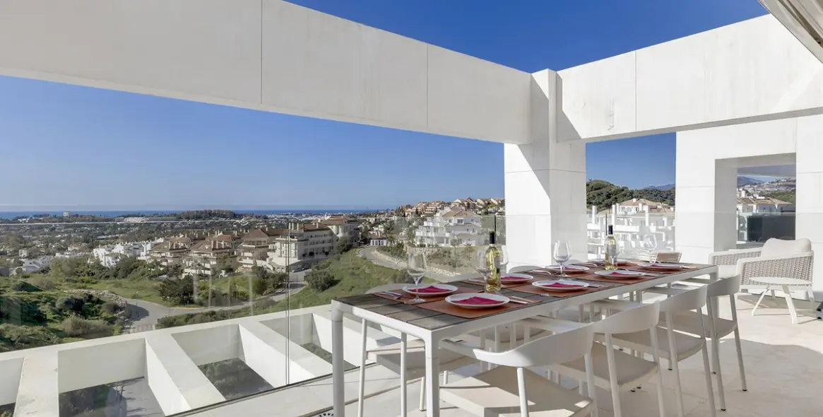 Sale of penthouse duplex in Nueva Andalucía 15
