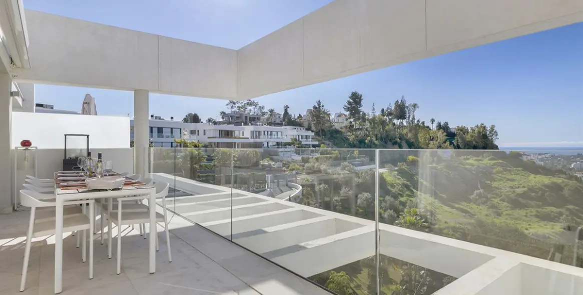 Sale of penthouse duplex in Nueva Andalucía 18