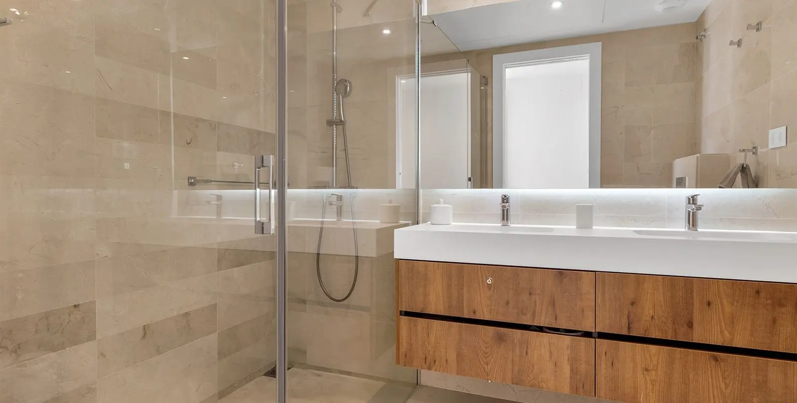 Sale of penthouse duplex in Nueva Andalucía 25