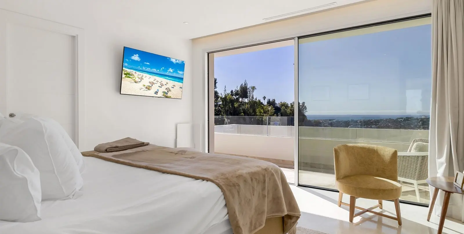 Sale of penthouse duplex in Nueva Andalucía 31