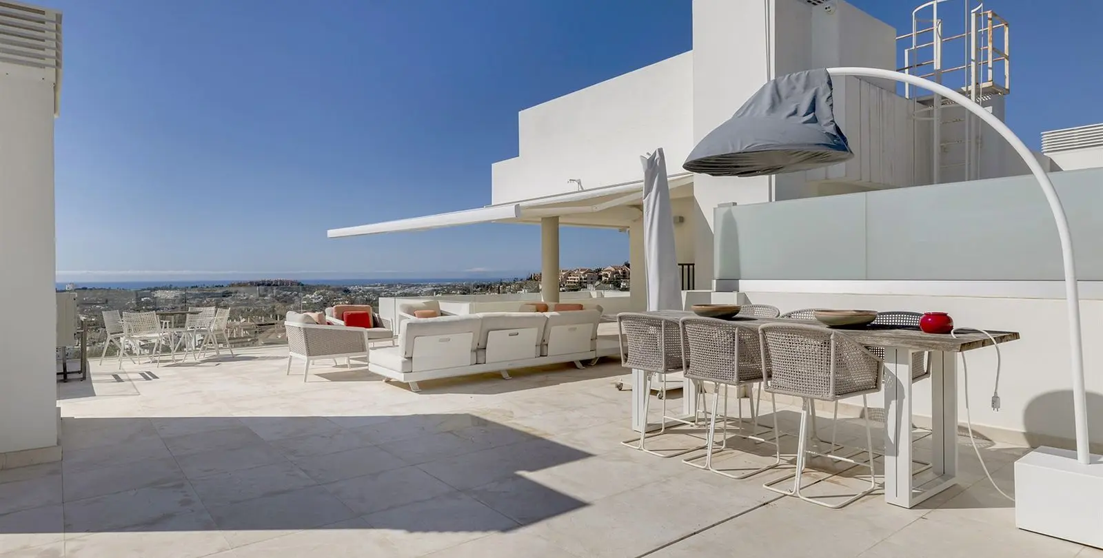 Sale of penthouse duplex in Nueva Andalucía 37