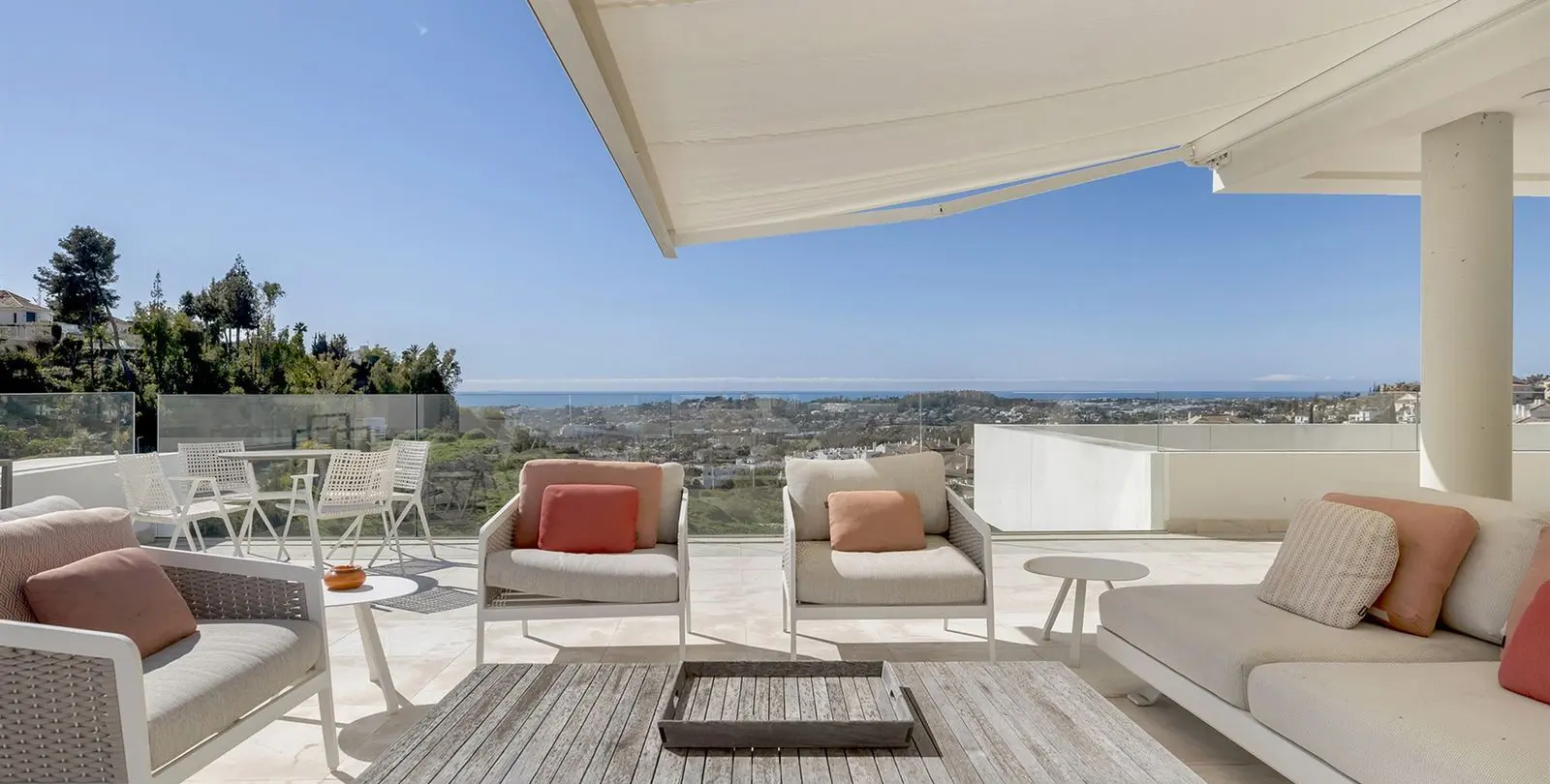 Sale of penthouse duplex in Nueva Andalucía 40