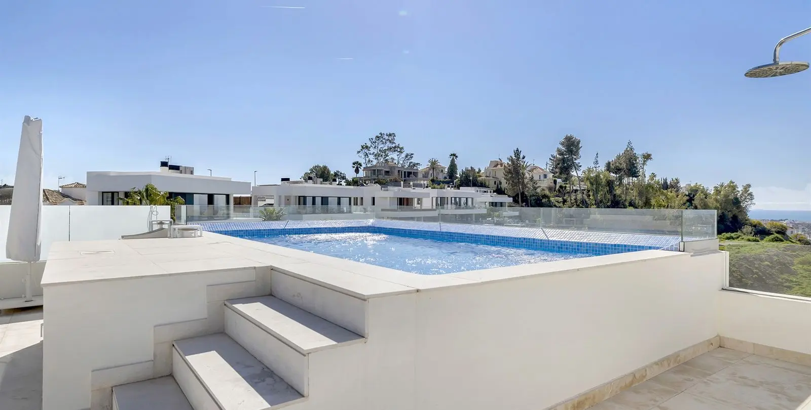 Sale of penthouse duplex in Nueva Andalucía 43