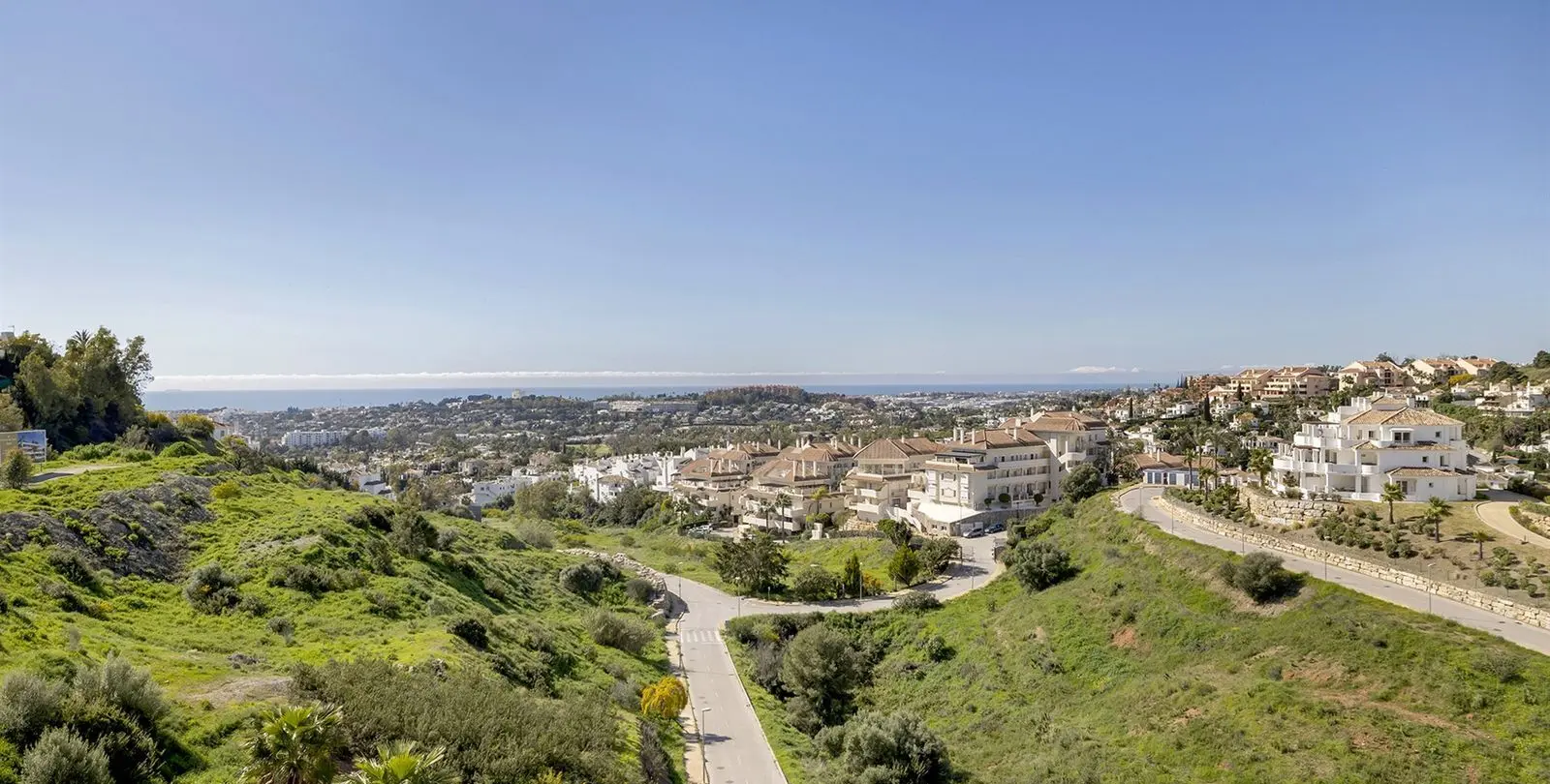 Sale of penthouse duplex in Nueva Andalucía 44