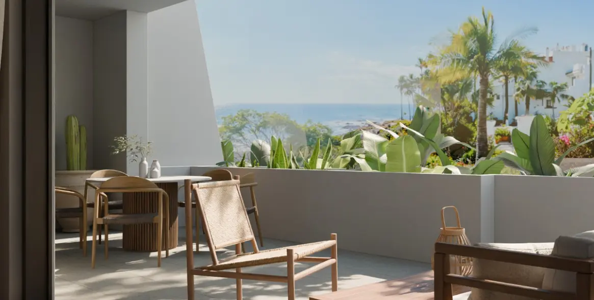 Sale of middle floor apartment in Puerto Banús 2