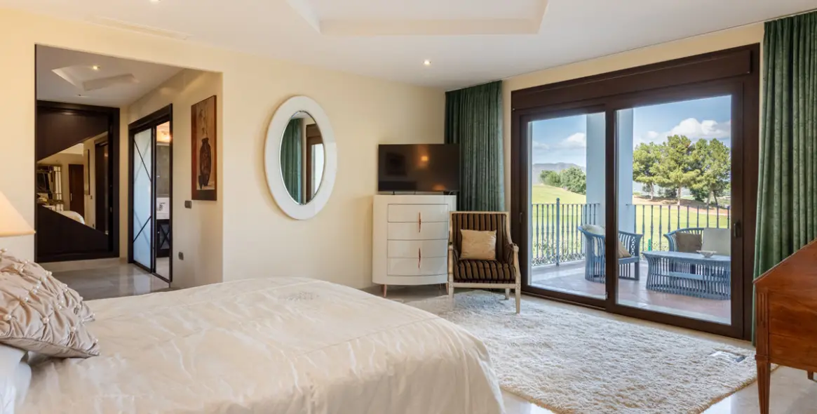 Sale of detached villa in La Cala Golf 9