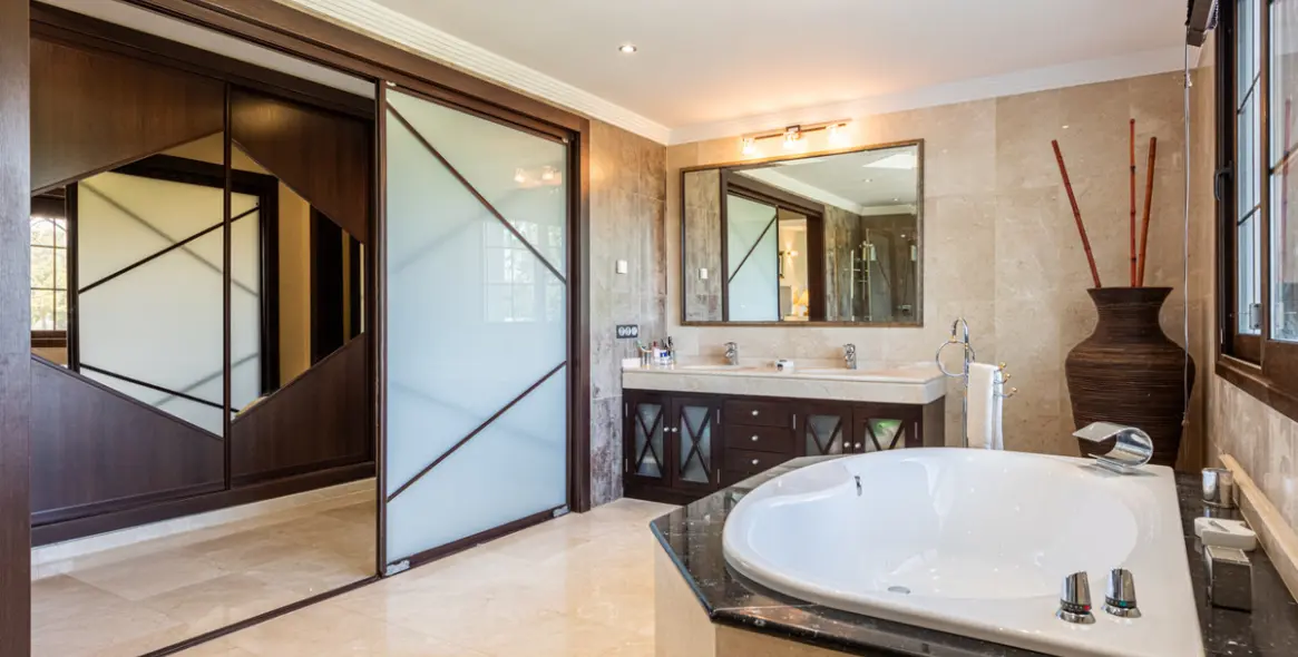 Sale of detached villa in La Cala Golf 12