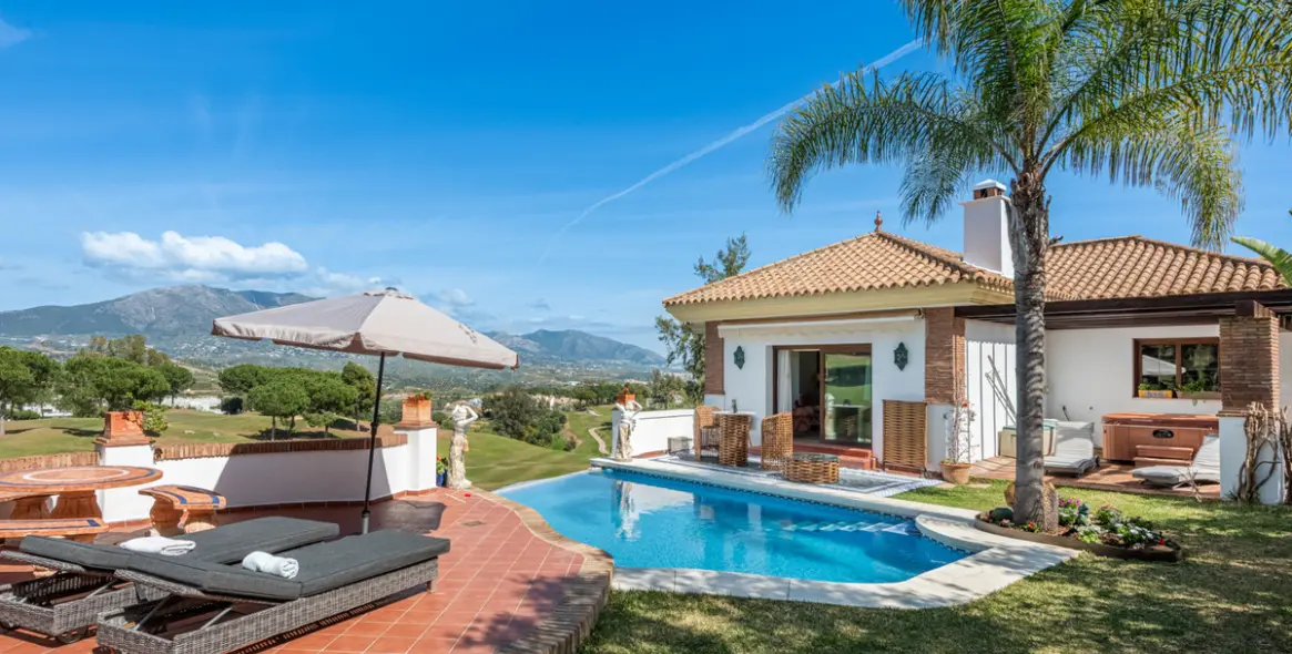 Venta de villa independiente en La Cala Golf 1