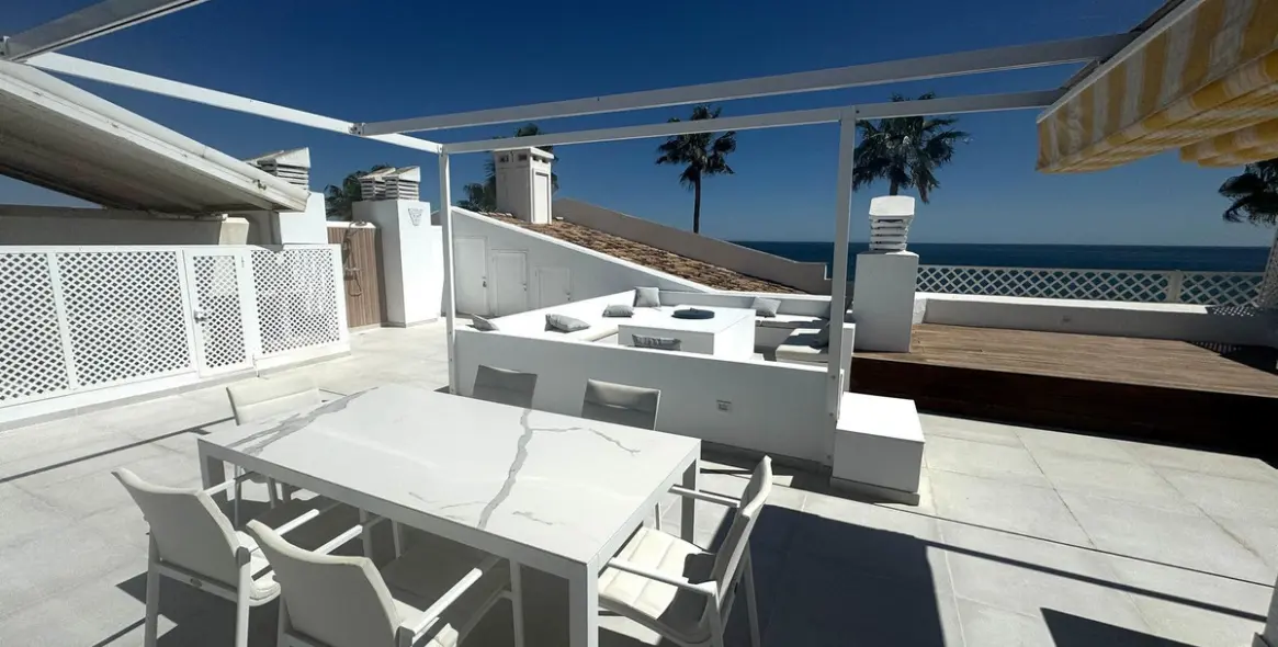 Sale of penthouse duplex in Estepona 3