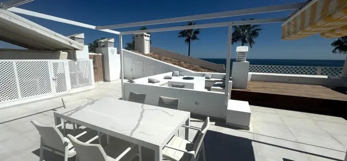 Sale of penthouse duplex in Estepona 2