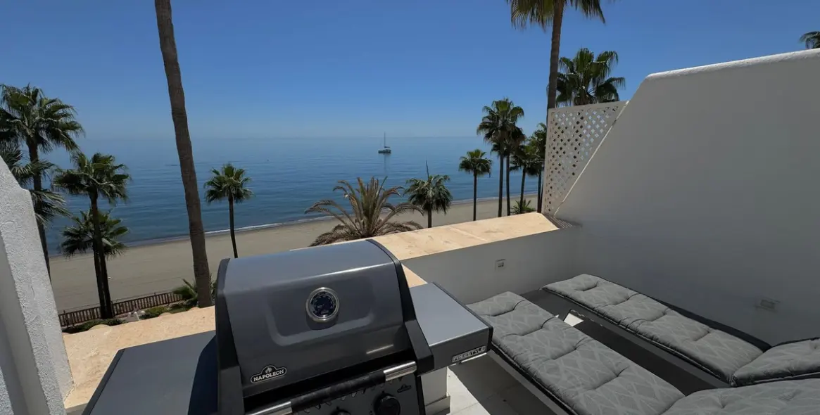 Sale of penthouse duplex in Estepona 5