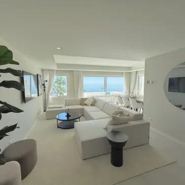 Sale of penthouse duplex in Estepona