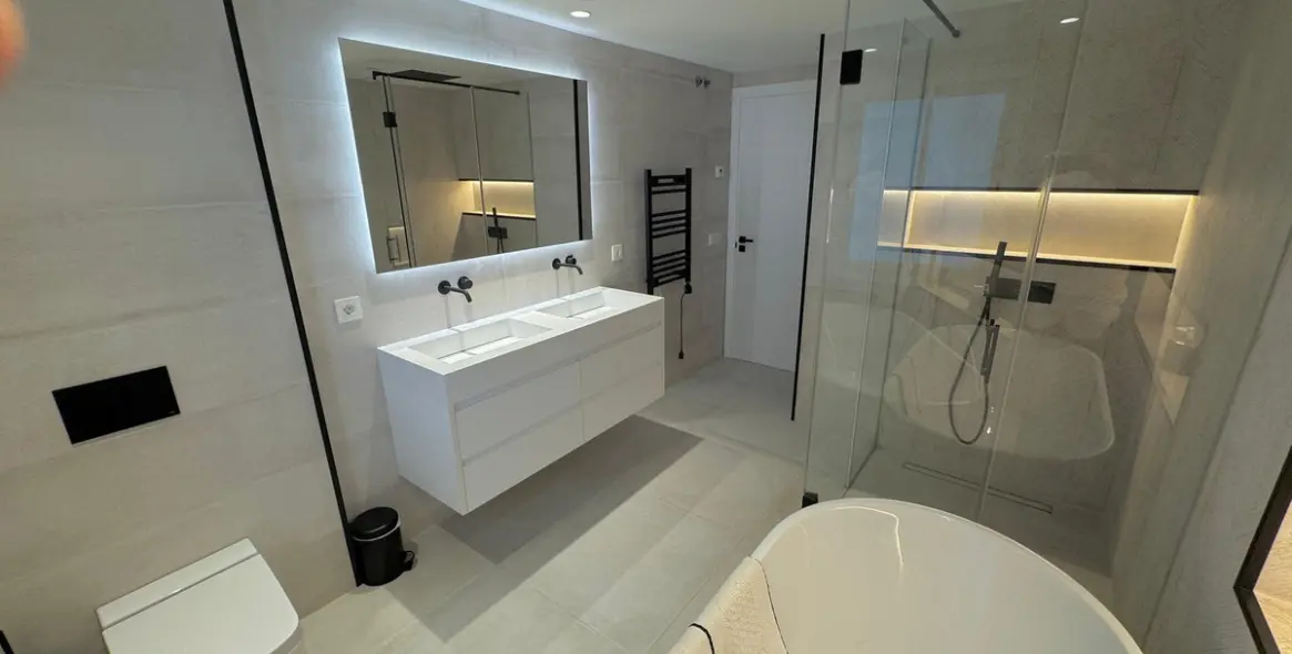 Sale of penthouse duplex in Estepona 13