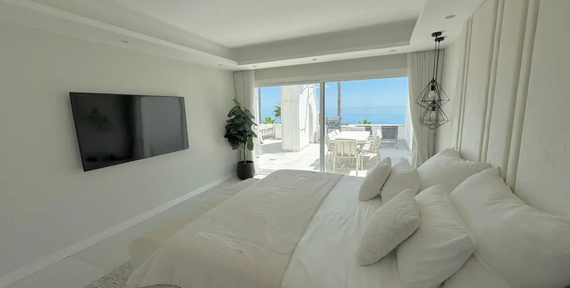 Sale of penthouse duplex in Estepona 14