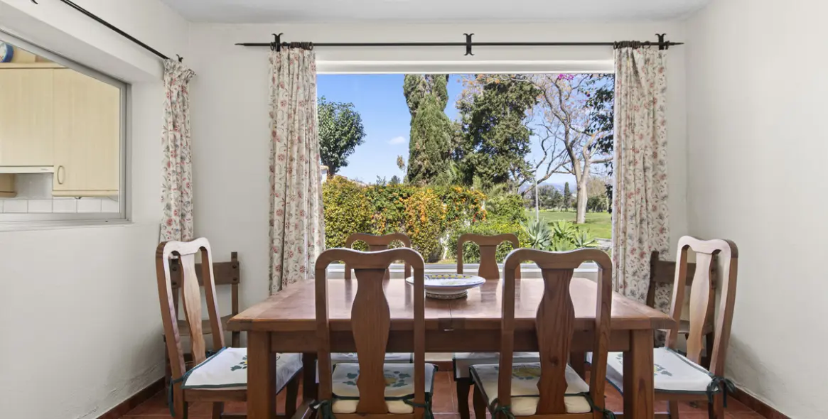 Sale of detached villa in Guadalmina Baja 7