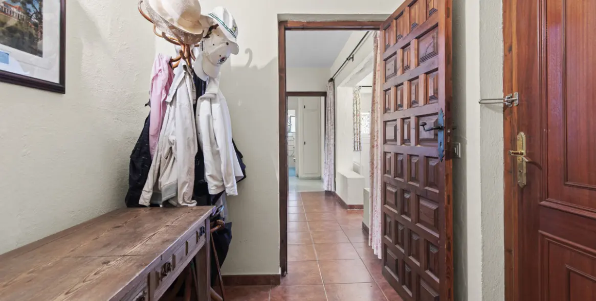 Sale of detached villa in Guadalmina Baja 9