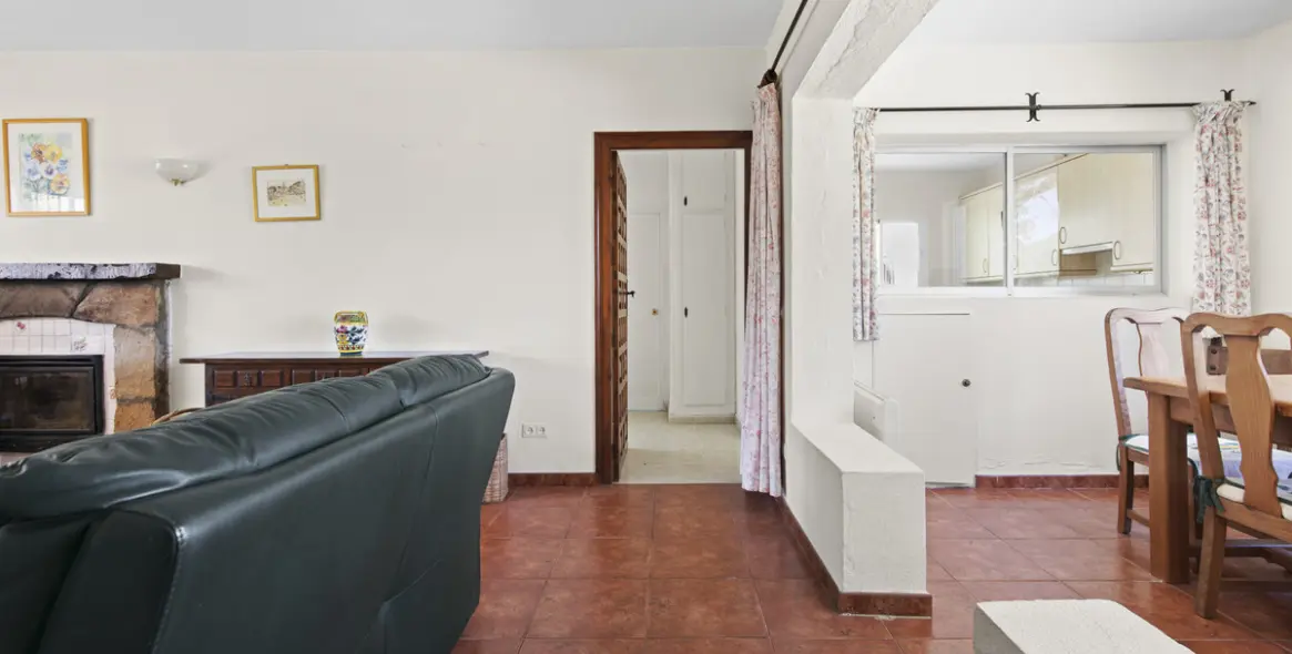 Sale of detached villa in Guadalmina Baja 10