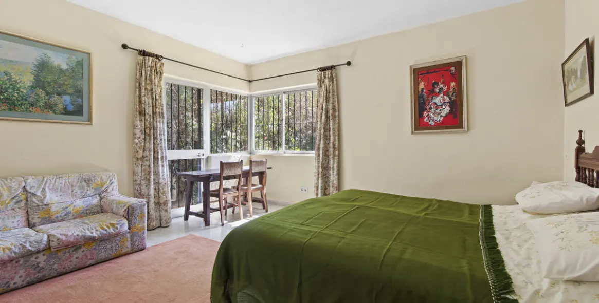 Sale of detached villa in Guadalmina Baja 14