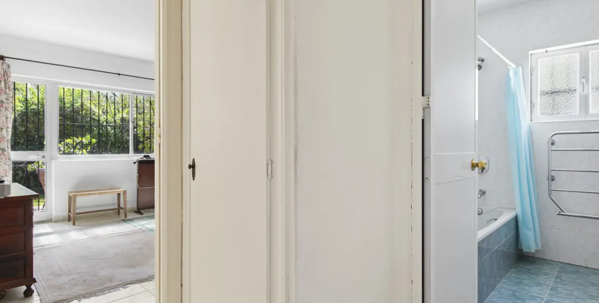 Sale of detached villa in Guadalmina Baja 16