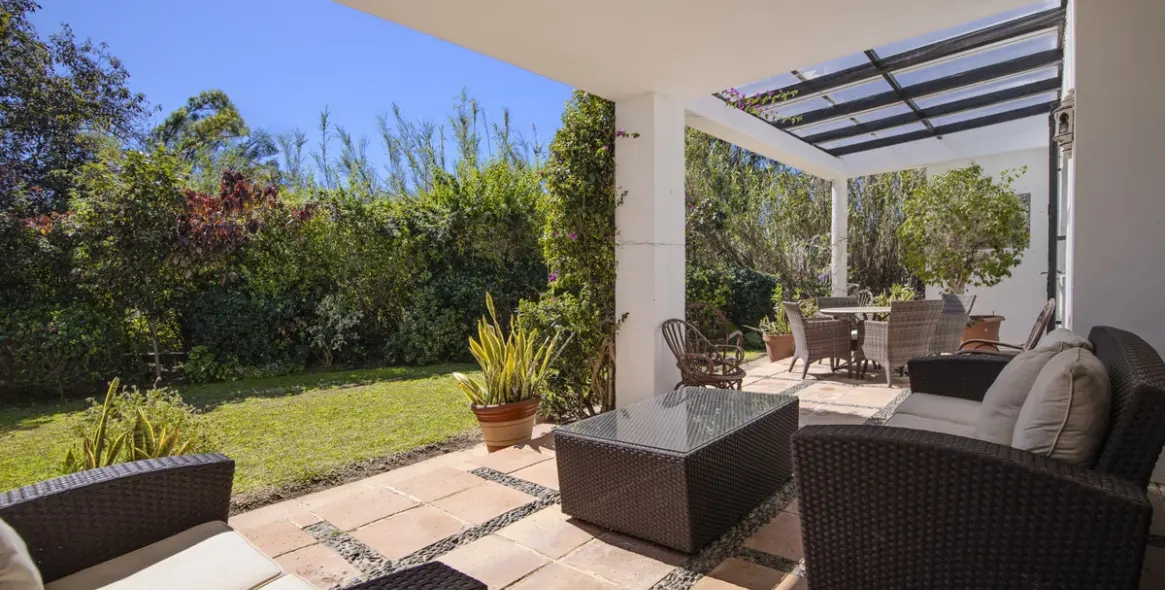 Sale of detached villa in Guadalmina Baja 21