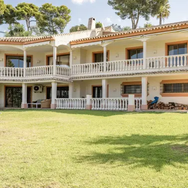 Sale of detached villa in Marbella