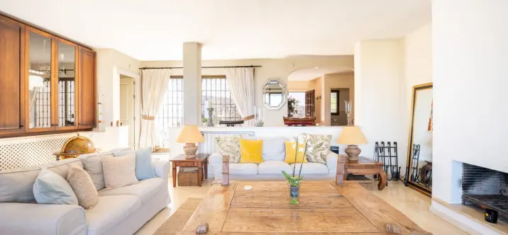 Sale of detached villa in Marbella 2