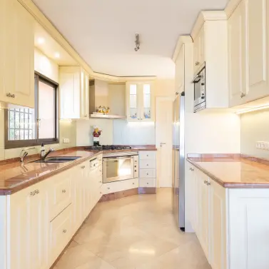 Sale of detached villa in Marbella