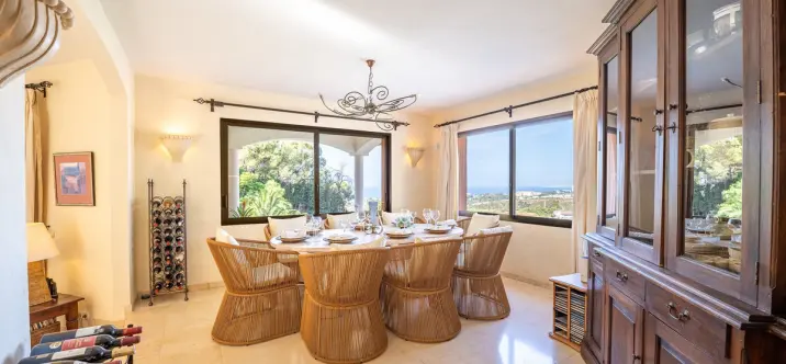 Sale of detached villa in Marbella 4