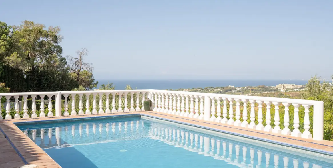 Sale of detached villa in Marbella 10