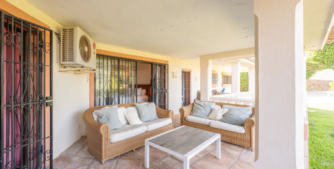 Sale of detached villa in Marbella 14