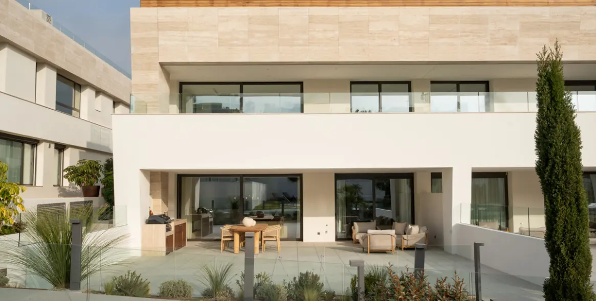 Sale of ground floor apartment in The Golden Mile 1