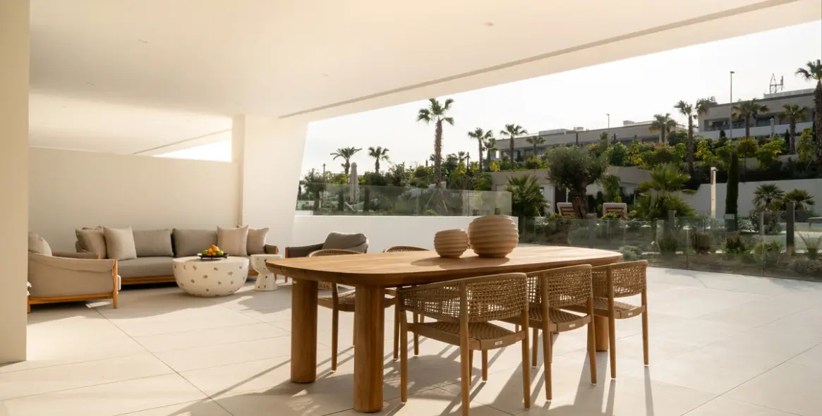 Sale of ground floor apartment in The Golden Mile 3