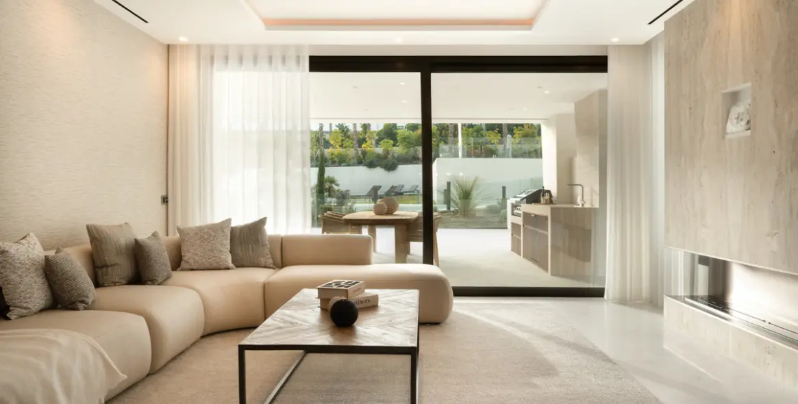 Sale of ground floor apartment in The Golden Mile 6