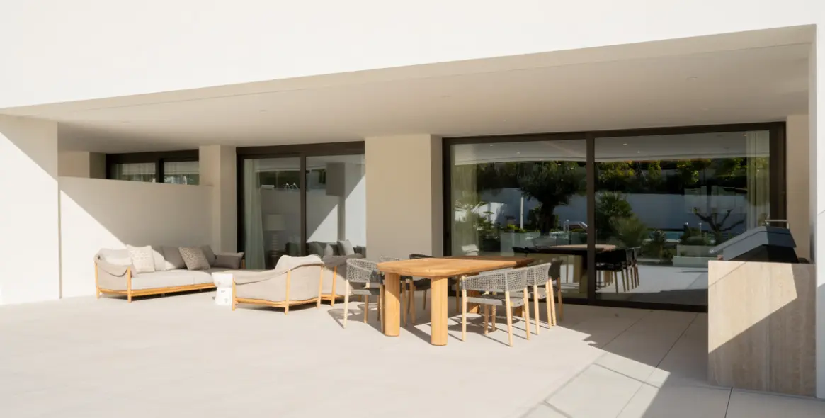 Sale of ground floor apartment in The Golden Mile 2