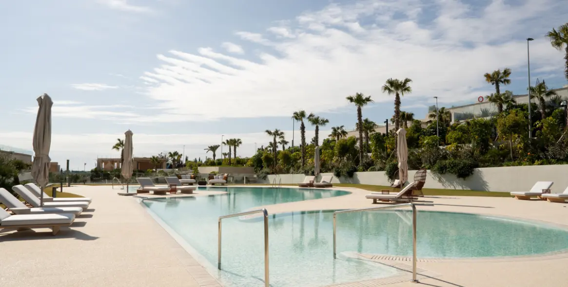 Long-term rent of ground floor apartment in The Golden Mile 24