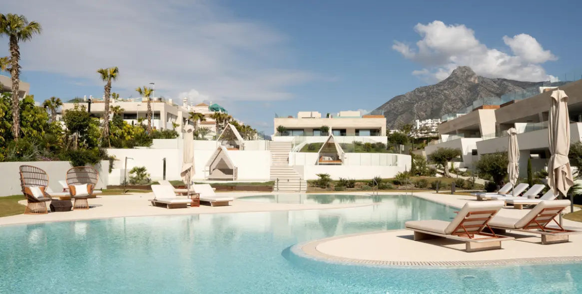 Long-term rent of ground floor apartment in The Golden Mile 25