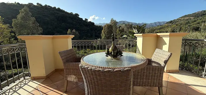 Долгосрочная аренда апартаментов на среднем этаже в Río Real 0