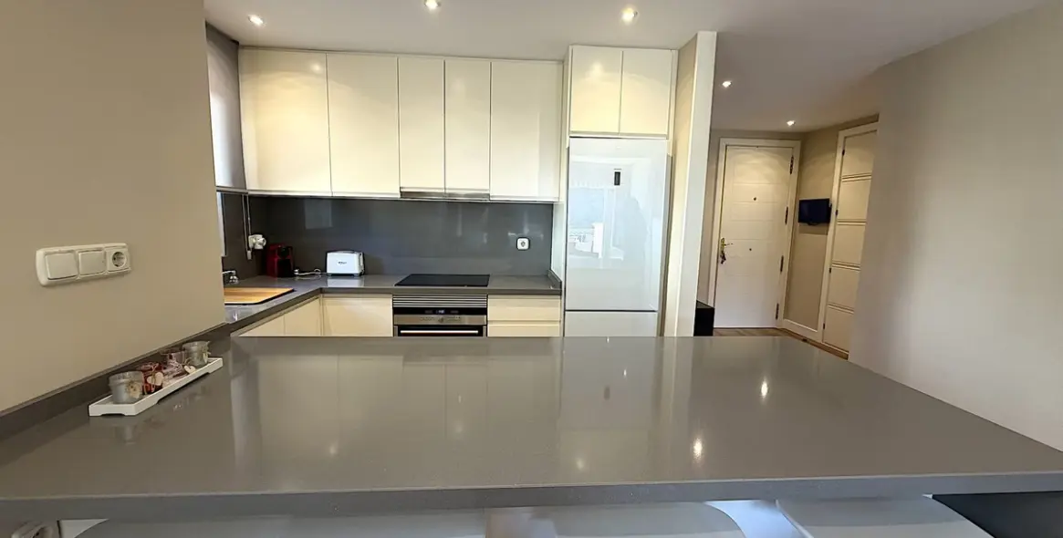 Долгосрочная аренда апартаментов на среднем этаже в Río Real 8