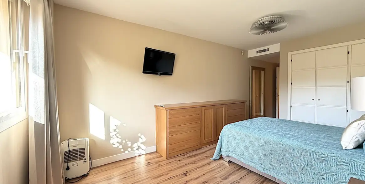 Долгосрочная аренда апартаментов на среднем этаже в Río Real 16