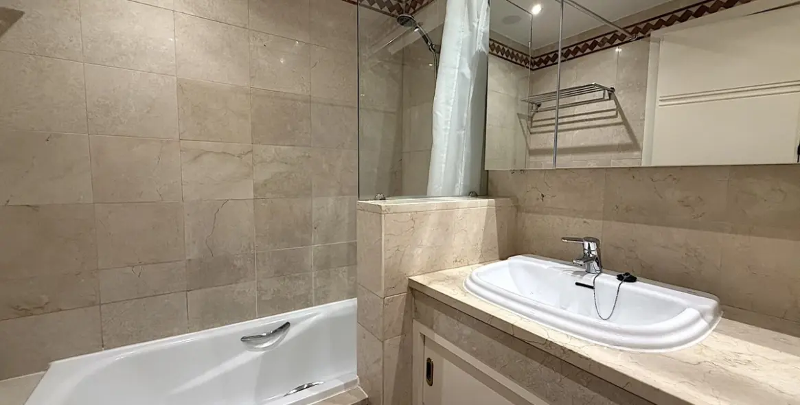 Долгосрочная аренда апартаментов на среднем этаже в Río Real 19