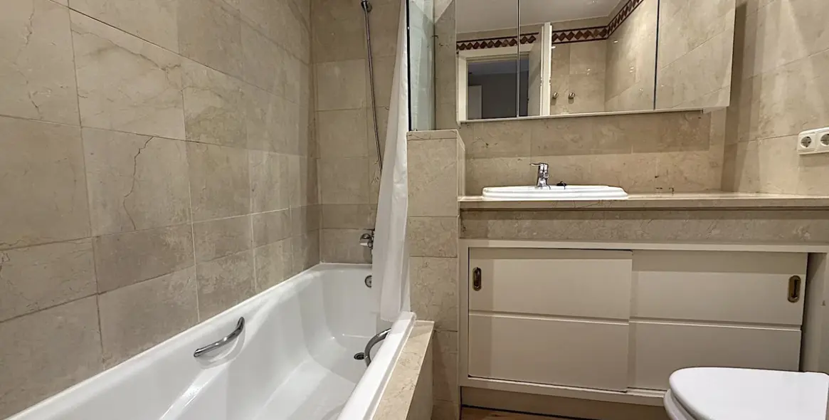 Долгосрочная аренда апартаментов на среднем этаже в Río Real 20