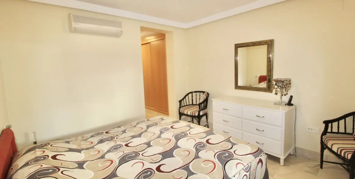 Долгосрочная аренда апартаментов на среднем этаже в San Pedro de Alcántara 9