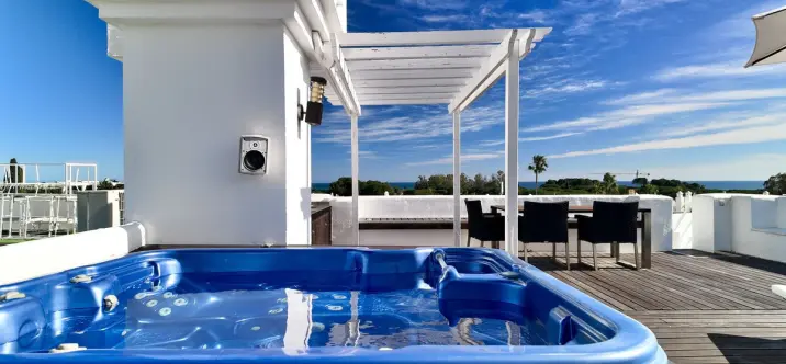 Продажа двухуровневого пентхауса в El Paraiso 0