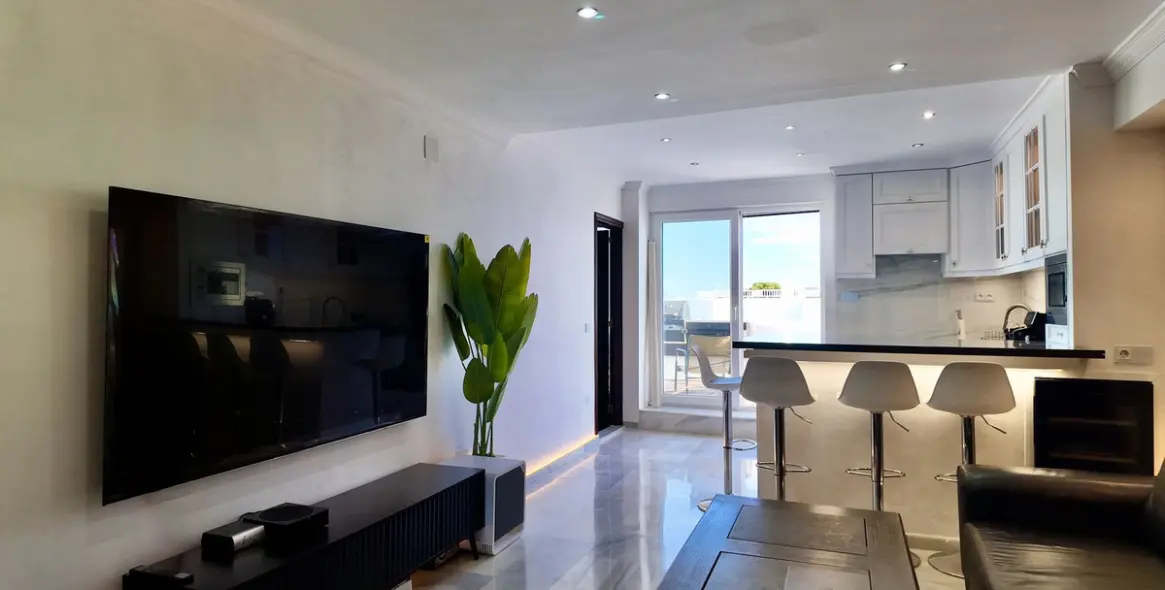 Продажа двухуровневого пентхауса в El Paraiso 2