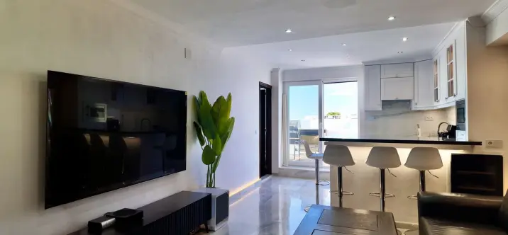 Продажа двухуровневого пентхауса в El Paraiso 1