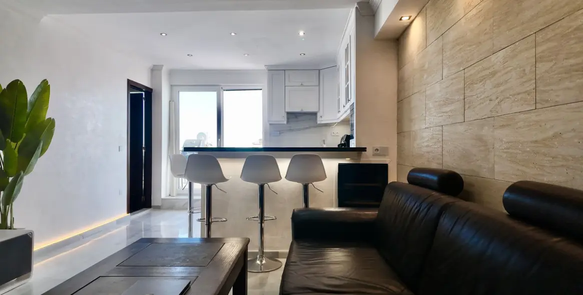 Продажа двухуровневого пентхауса в El Paraiso 5