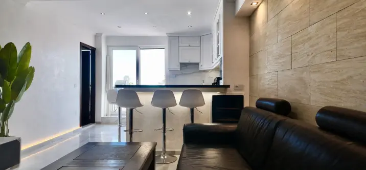 Продажа двухуровневого пентхауса в El Paraiso 4