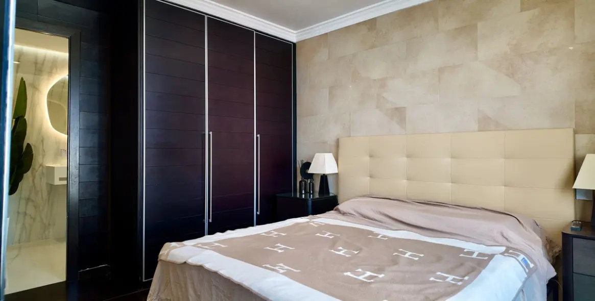 Продажа двухуровневого пентхауса в El Paraiso 11