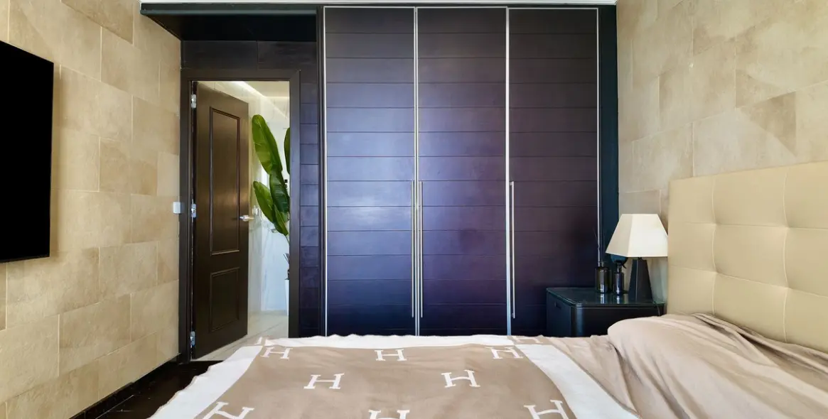 Продажа двухуровневого пентхауса в El Paraiso 12